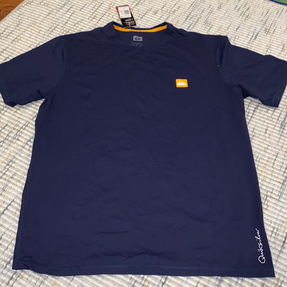 Quicksilver rash guard NWT XL